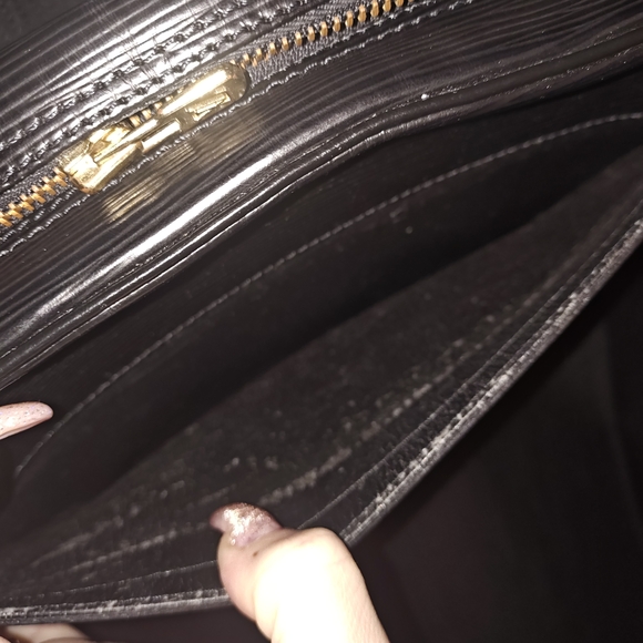 Louis Vuitton Black Epi Jeune Fille Crossbody - Picture 11 of 15